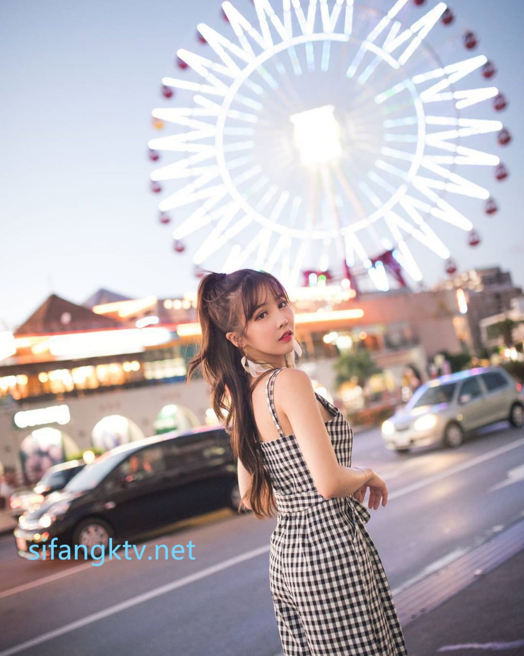 粉色